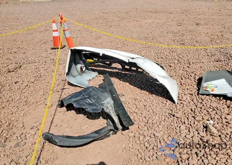 2013 Toyota Sienna Xle 7-Passenger Auto Access Se z USA, uszkodzony, nr VIN 5TDYK3DC4DS305474